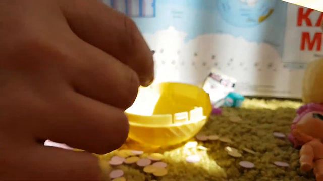 ЧЕЛЛЕНДЖ ДОЧКА ПРОТИВ МАМЫ! КОМУ ПОПАДЕТСЯ ЗОЛОТОЙ ШАРИК ЛОЛ смотреть онлайн