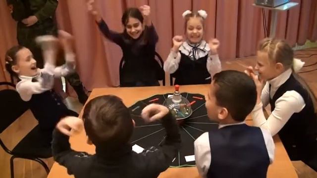 ШКОЛА 2100. "Что? Где? Когда?" ВТОРОЙ СЕЗОН Игра 10 (3 класс "Ж") 25.01.2017 смотреть онлайн