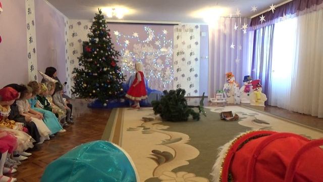 Детский новогодний утренник 2 часть смотреть онлайн
