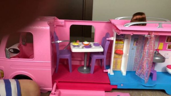 Домик для Барби на колёсах