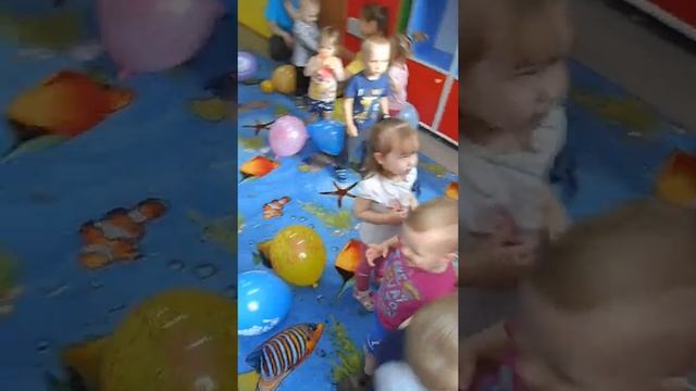 На дне рождении у Альбины  Винтик