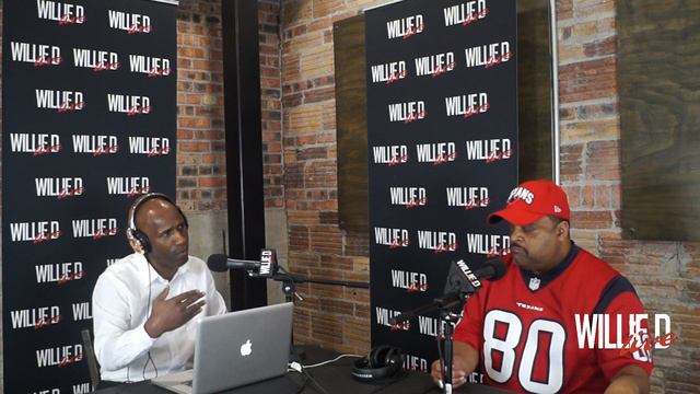 Roland Martin Talks to Willie D: Calls Out Donald Trump - Pt.1 смотреть онлайн
