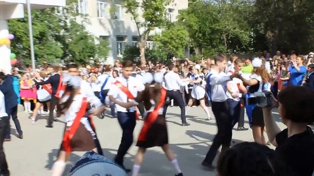 Выпускной вальс(2015) смотреть онлайн