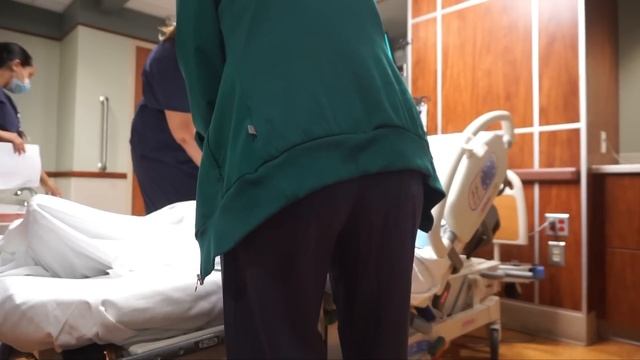 VERY EMOTIONAL LABOR AND DELIVERY VLOG 2021| NO EPIDURAL, NON MEDICATED BIRTH VLOG смотреть онлайн