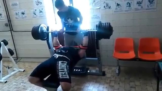 Ivan Lovrić Bench Press 215 kg смотреть онлайн
