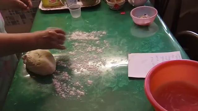 Мои фирменные пирожки. Cтавим тесто и жарим пирожки))) смотреть онлайн