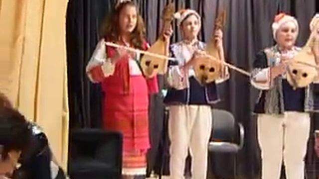 Bulgarian children playing the folk instrument GADULKA (ГЪДУЛКА) смотреть онлайн