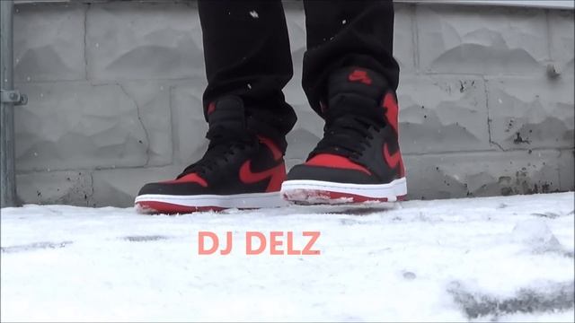 Nike Air Jordan OG BRED Retro 1 Sneaker Review + On Feet in The Snow With Dj Delz смотреть онлайн