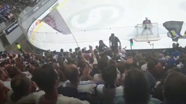 Ehc red bull München vs grizzils Wolfsburg spiel 1 9.4.17 dani aus den birken смотреть онлайн