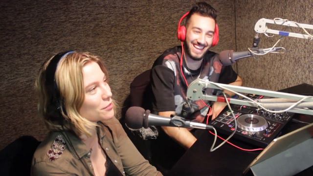 ON LIS VOS COMMENTAIRES | WARM UP DU WEEKEND смотреть онлайн