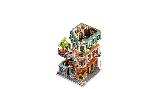 LEGO Creator Boutique Hotel + Sunflowers - Official Images of New LEGO 10297 Creator Modular смотреть онлайн
