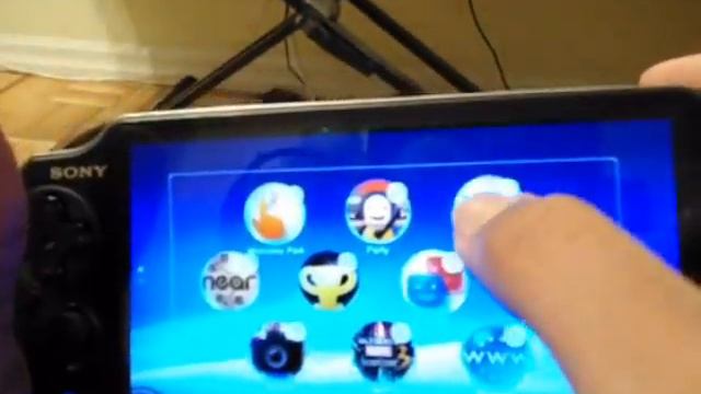 Checking Out The Playstation Vita смотреть онлайн