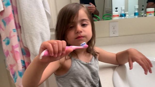 Brushing my teeths смотреть онлайн