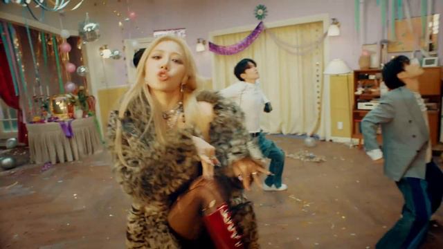 Kim Nam Joo (김남주) ‘BAD’ MV смотреть онлайн