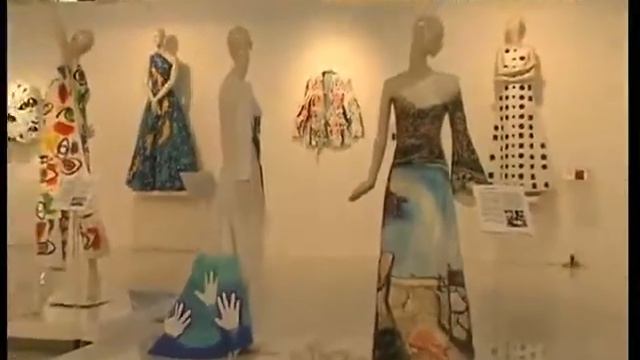 Fashion Art by Manuel Fernandez auna arte y moda en el CEART 2011 CADENA SER.flv смотреть онлайн