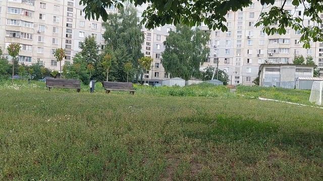 Харьков.Алексеевка.Присели отдохнуть. смотреть онлайн