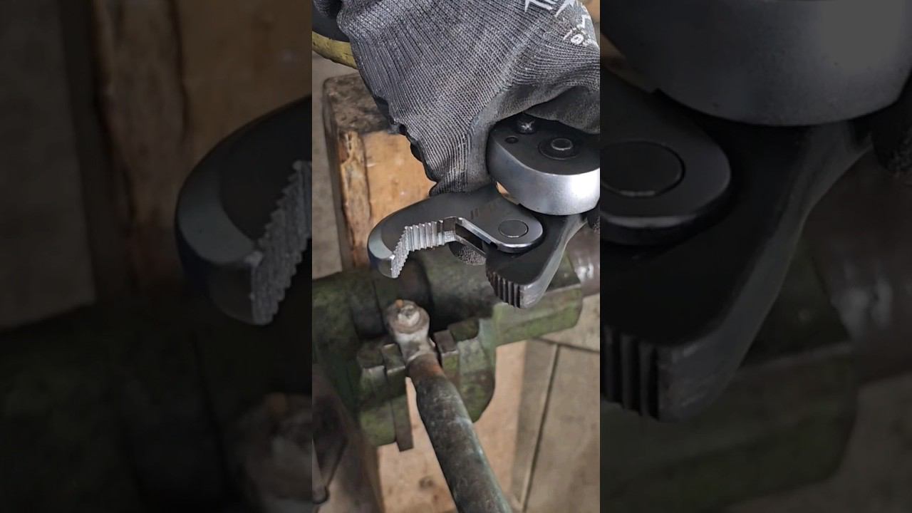 Трубная самозахватная насадка JTC под 1/2" квадрат. смотреть онлайн