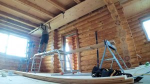 Монтаж вагонки аккумуляторным нейлером Milwaukee 2743-20.