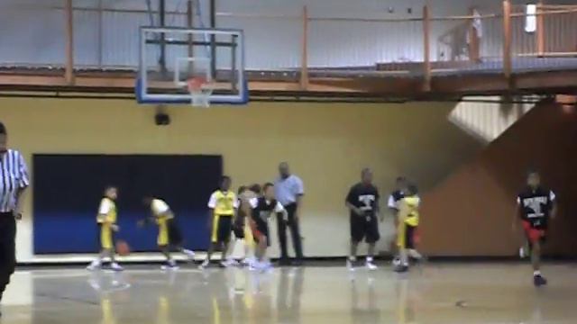 Mitchell Evans dishing assist смотреть онлайн
