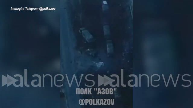 Ucraina, colpiti mezzi militari russi a Mariupol смотреть онлайн