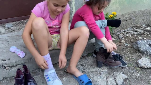 Мы привезли стиральную машинку для мамы Лили и семеро детей! Сердечно благодарим 🙏 смотреть онлайн