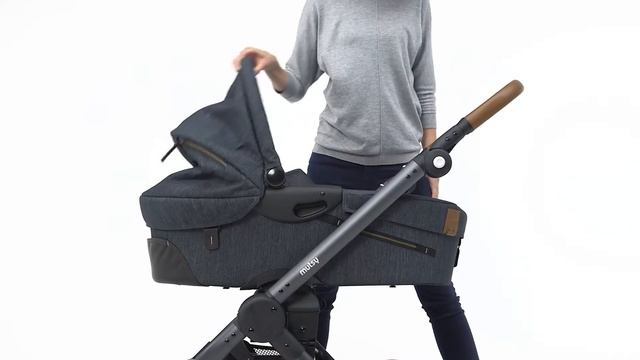 Mutsy EVO: mounting the carry cot смотреть онлайн
