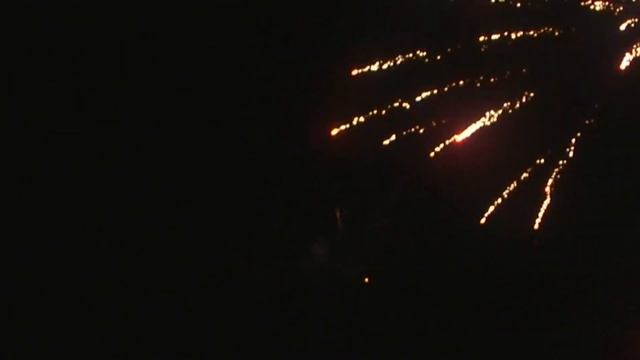 RC007 РАЗНОЦВЕТНЫЕ МЕРЦАНИЯ 8 выстрелов, 20мм смотреть онлайн