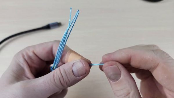 Разобрал USB4 Type-C кабель, показываю чипы в разъёме, проверка теории соединения экрана