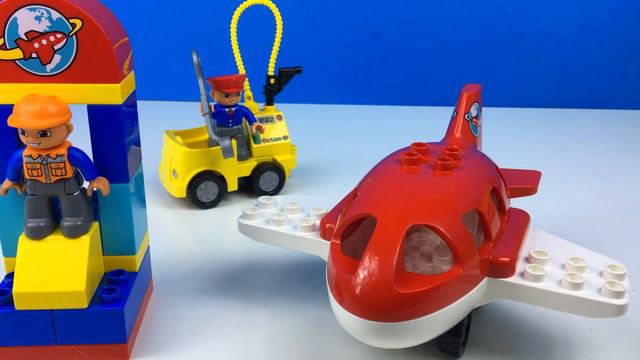 LEGO DUPLO 10590 AIRPORT WITH  PASSENGER PILOT AIRPORT WORKER BUILDABLE REFUELING VEHICLE - UNBOXIN