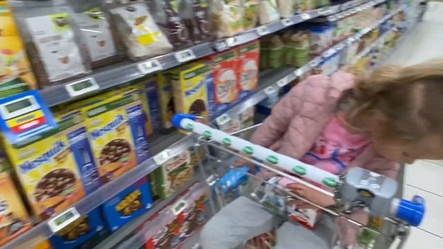Шопинг в Италии | Покупаем продукты в супермаркете 🇮🇹 #убежище #шопинг #супермаркет смотреть онлайн