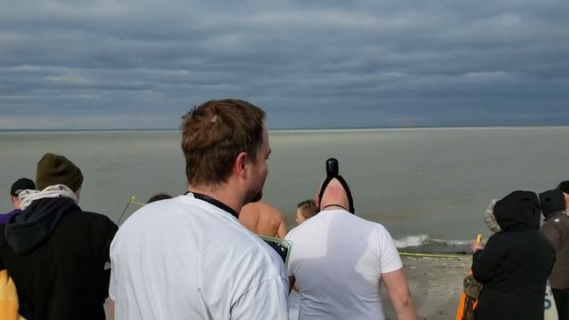 Polar Bear Dip 2020 смотреть онлайн