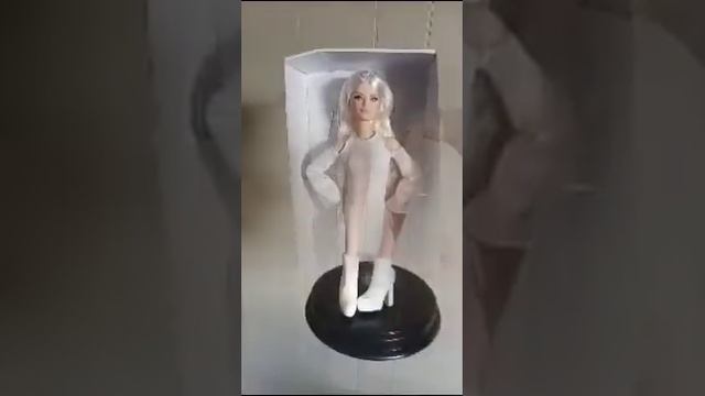 Unboxing Barbie Signature Looks Model #6 [Victoria] смотреть онлайн