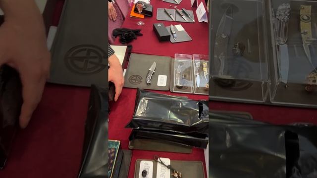 Выставка Mad Russian Evening в самом разгаре смотреть онлайн