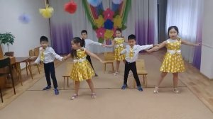 Танец "Оранжевый галстук".