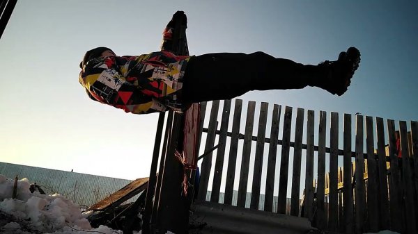 2 ONE ARM DIPS. 15 clap dips. Explosive dips. Rear flag 10 seconds