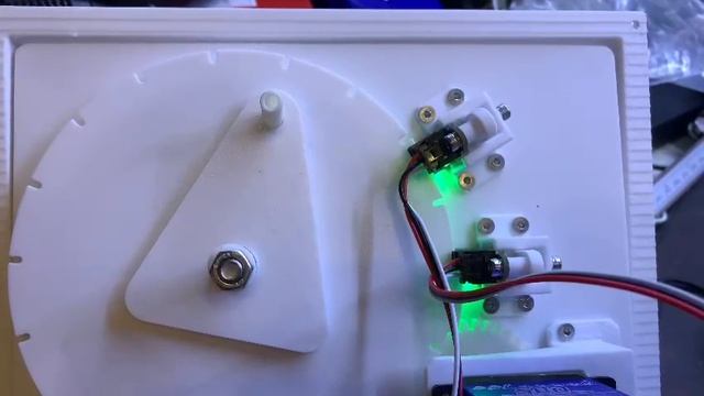 Селектор растворов для проявления фотопленки, напечатанный на 3D-принтере смотреть онлайн