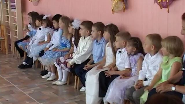 Архивное видео) Выпускной Анюты в садике 2013 года! Ч 1