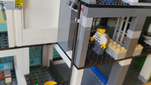LEGO Police Station (2011) review смотреть онлайн