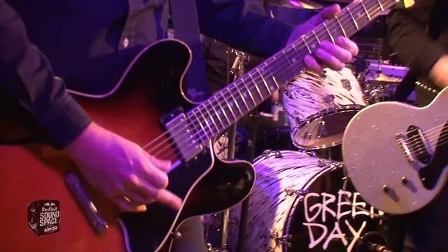 Green Day - Holiday (Live At KROQ)