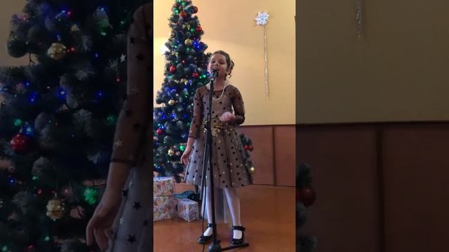 «Ой щедрик щедрик вже приходить Новий рік» виконує Анастасія Гнатюк