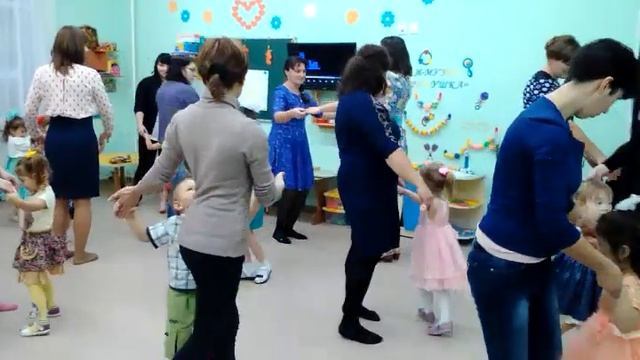 День Матери в 1 младшей группе "Гномики" смотреть онлайн
