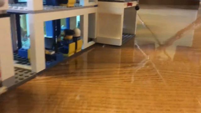 Как построить полицейский участок из Лего смотреть онлайн