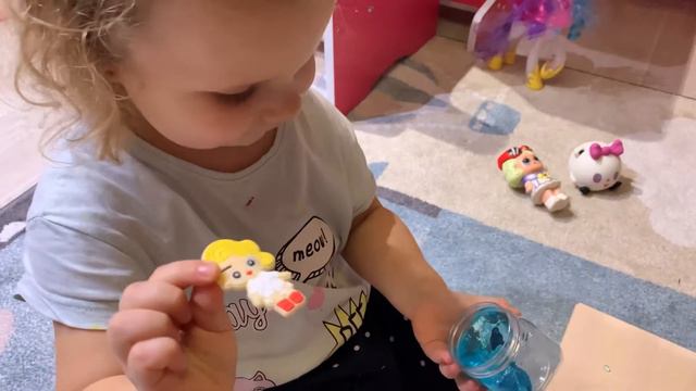 Открываем слайм ЛОЛ попалась внутри куколка смотреть онлайн