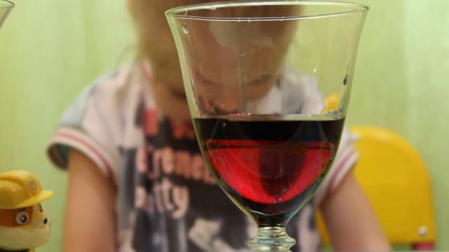 Опыт с сахаром и водой. Многослойный коктейль. sugar and water. experiments смотреть онлайн