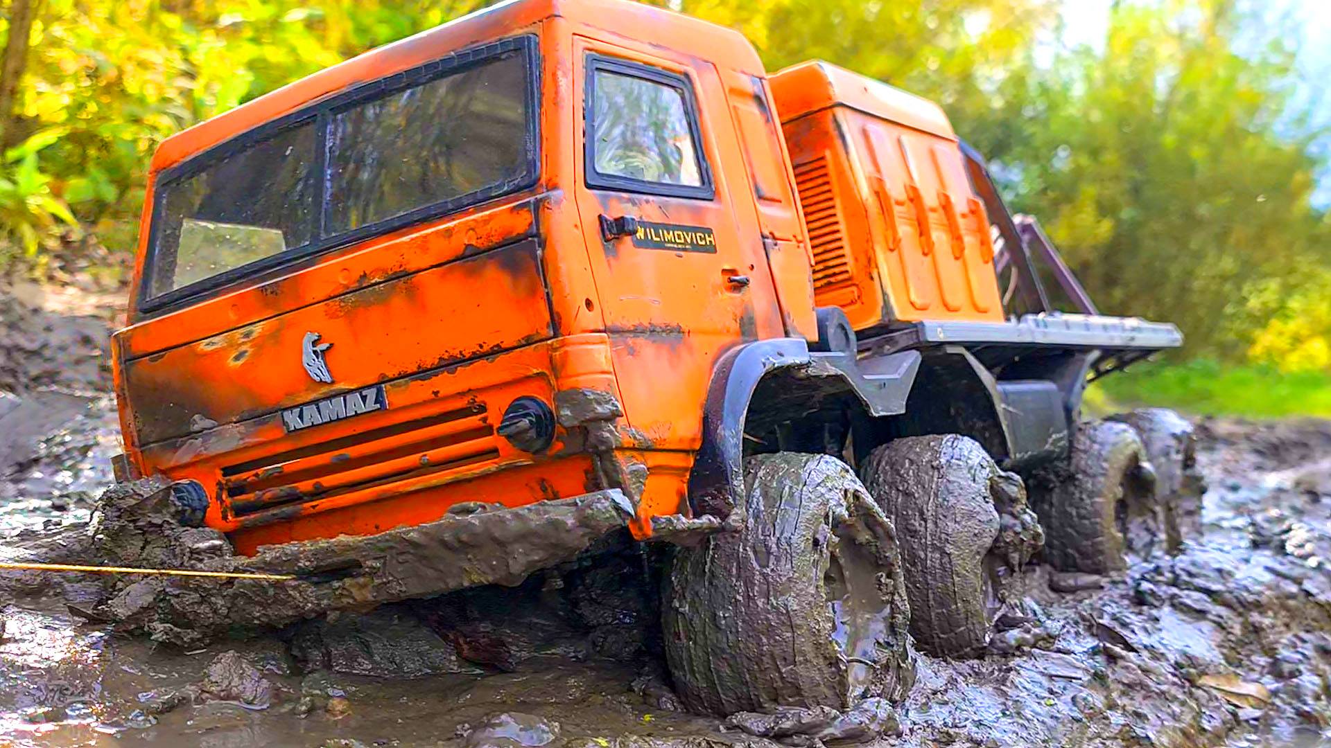 Камаз 8х8 радиоуправляемый монстр в грязи и лесу! смотреть онлайн