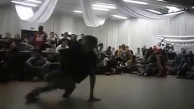 G-Breaker B-Boy Ömer hat den 1. platz gemacht in Mannheim 2011 ( Abonnieren) смотреть онлайн