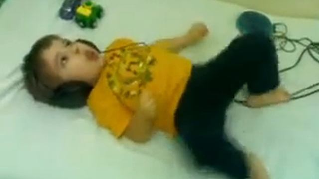 малыш зажигает в больнице смотреть онлайн