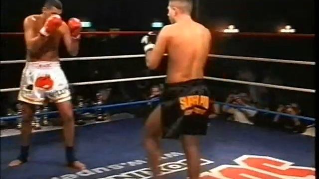 Karim Mrabet vs Gokhan Saki KO Wereldtitelgevecht 11-01-2003 Thaiboksgala Hilversum смотреть онлайн