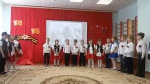 Песня на утреннике «9 мая» «У вечного огня!»