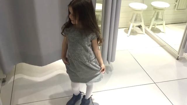 Vlog. Детский шопинг Поля в магазине одежды смотреть онлайн